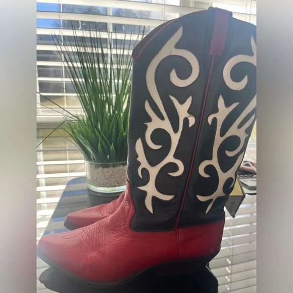 Women’s Red and Black Western Heeled Boots with White Stitching - Picture 2 of 7